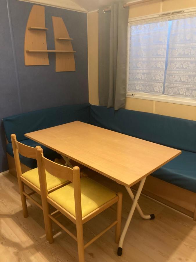 Mobil-Home 2 "Camping" Pesmes エクステリア 写真